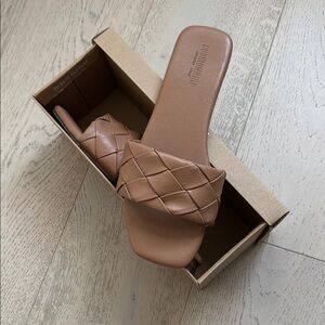 Cushionaire Brown Woven Slide Sandals